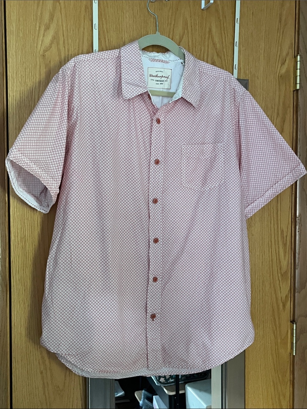 Weatherproof Short-Sleeve Button-Down Shirt in soft red white Geo Print size L